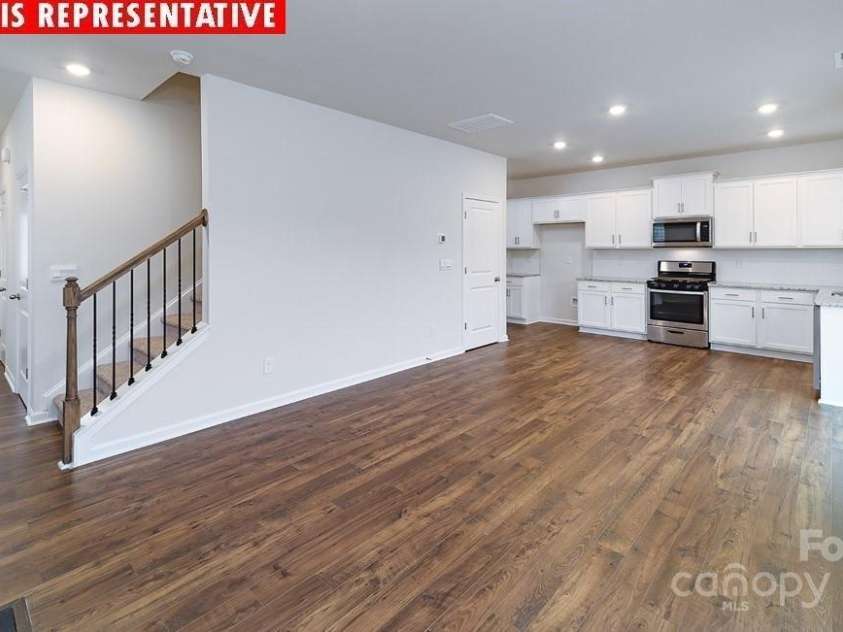 11216 Cardinal Creek Avenue, Charlotte, NC 28215.  MLS# CAR4237740, YatesRealty ID 15773. 