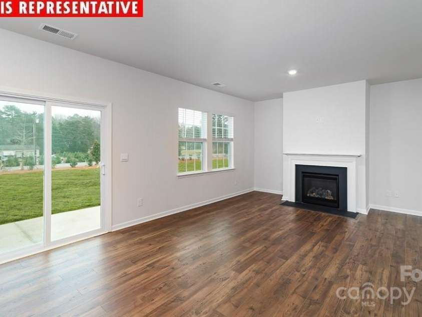 11216 Cardinal Creek Avenue, Charlotte, NC 28215.  MLS# CAR4237740, YatesRealty ID 15773. 