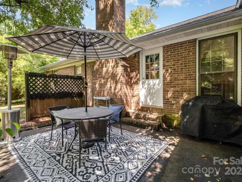8544 Houston Ridge Road, Charlotte, NC 28277.  MLS# CAR4256177, YatesRealty ID 15774. Enjoy a BBQ on the back patio!
