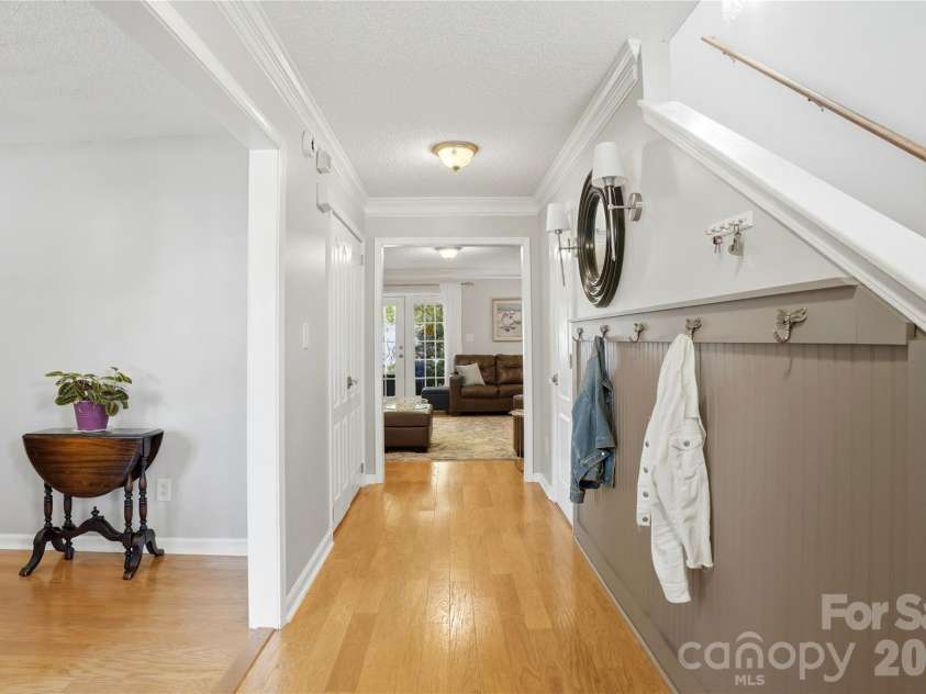 905 Matthews School Road, Matthews, NC 28105.  MLS# CAR4372226, YatesRealty ID 15774. 