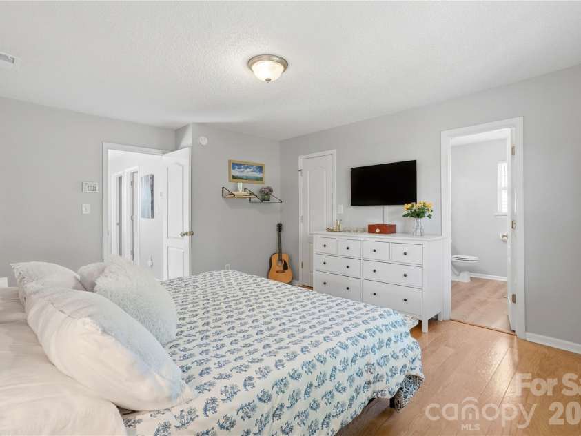 905 Matthews School Road, Matthews, NC 28105.  MLS# CAR4372226, YatesRealty ID 15774. 