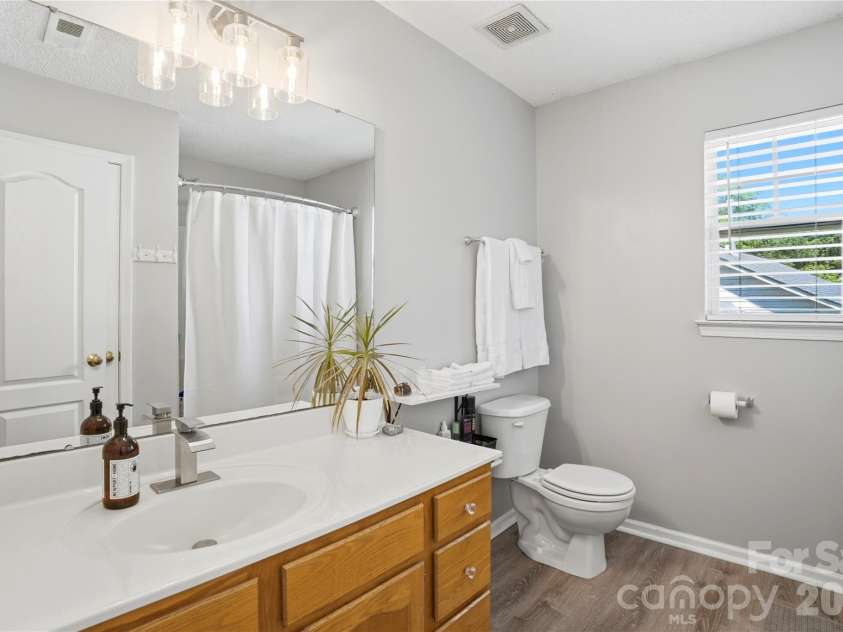 905 Matthews School Road, Matthews, NC 28105.  MLS# CAR4372226, YatesRealty ID 15774. 