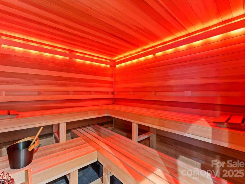 4817 Carmel Park Drive, Charlotte, NC 28226.  MLS# CAR4286044, YatesRealty ID 15775. Sauna