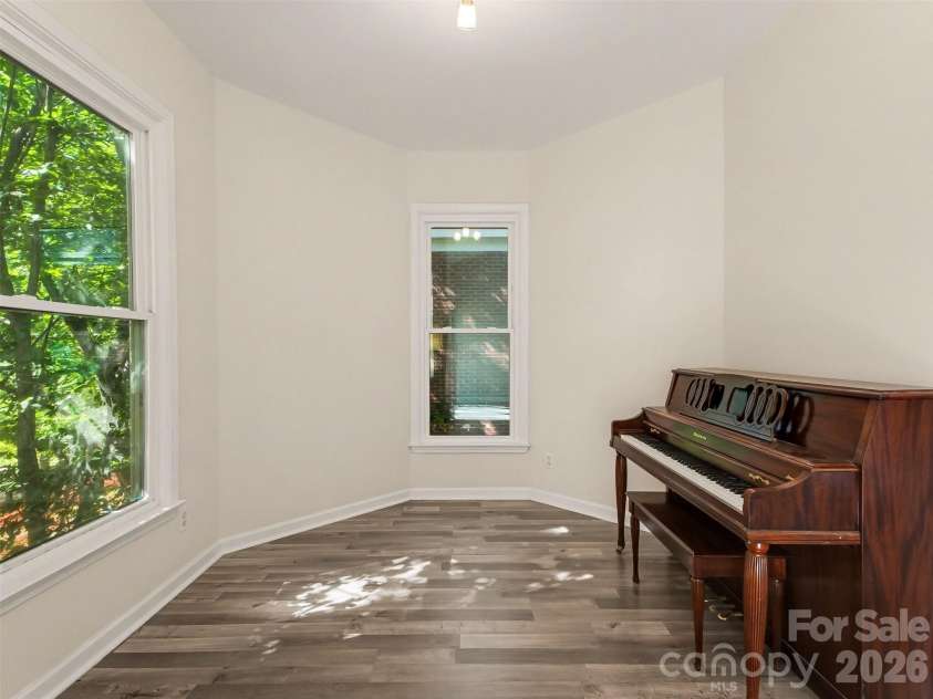 306 Cedar Street, Charlotte, NC 28202.  MLS# CAR4373227, YatesRealty ID 15776. 