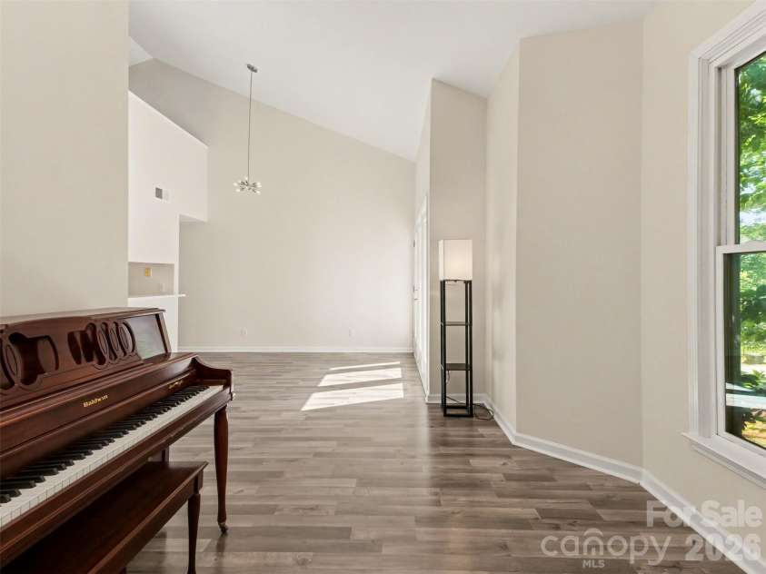 306 Cedar Street, Charlotte, NC 28202.  MLS# CAR4373227, YatesRealty ID 15776. 