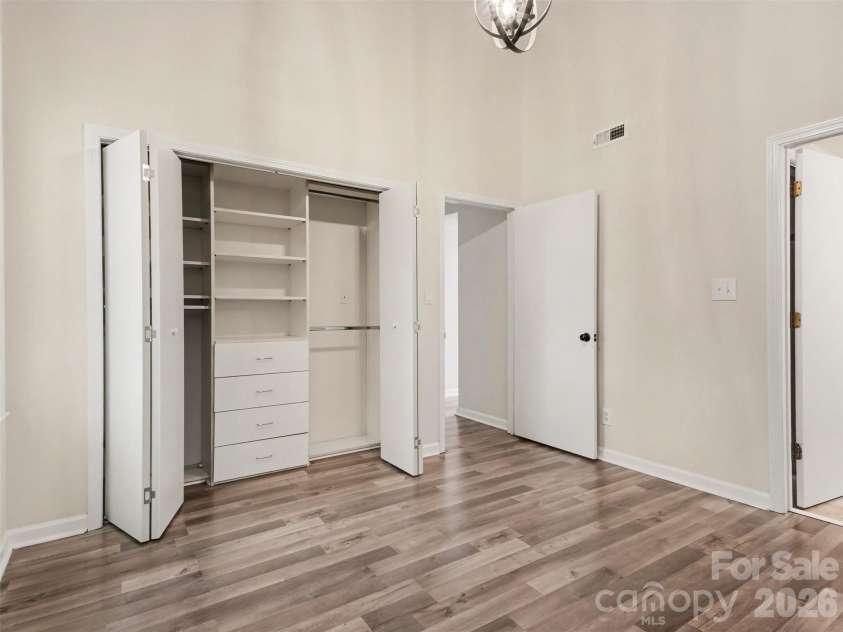 306 Cedar Street, Charlotte, NC 28202.  MLS# CAR4373227, YatesRealty ID 15776. 