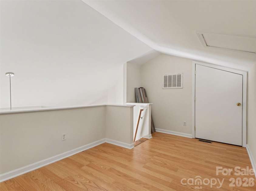 306 Cedar Street, Charlotte, NC 28202.  MLS# CAR4373227, YatesRealty ID 15776. 