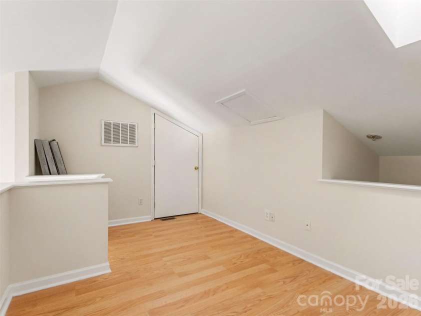 306 Cedar Street, Charlotte, NC 28202.  MLS# CAR4373227, YatesRealty ID 15776. 
