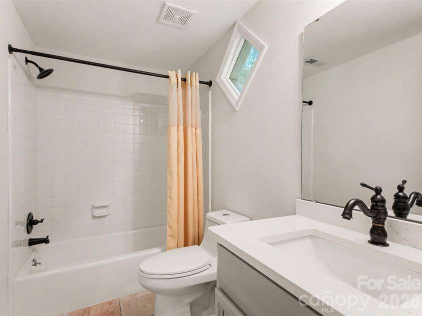 306 Cedar Street, Charlotte, NC 28202.  MLS# CAR4373227, YatesRealty ID 15776. 