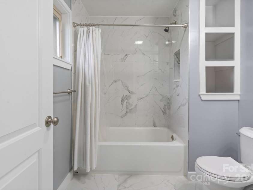 806 Central Avenue, Locust, NC 28097.  MLS# CAR4259059, YatesRealty ID 15776. 2nd Primary En Suite Bath