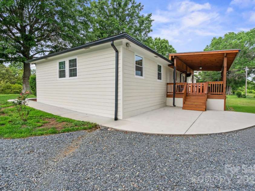 806 Central Avenue, Locust, NC 28097.  MLS# CAR4259059, YatesRealty ID 15776. 