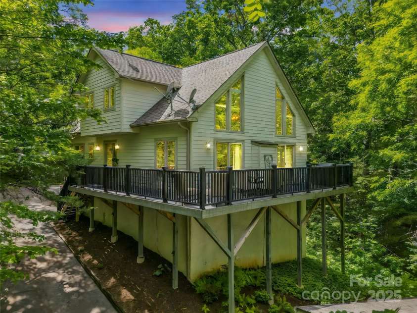 123 Hummingbird Court, Lake Lure, NC 28746.  MLS# CAR4256540, YatesRealty ID 15778. 