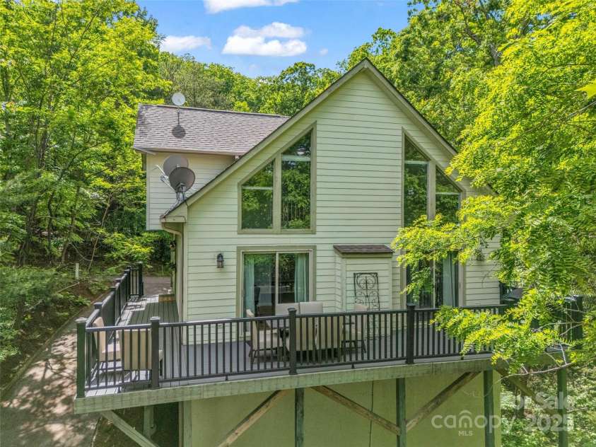 123 Hummingbird Court, Lake Lure, NC 28746.  MLS# CAR4256540, YatesRealty ID 15778. 