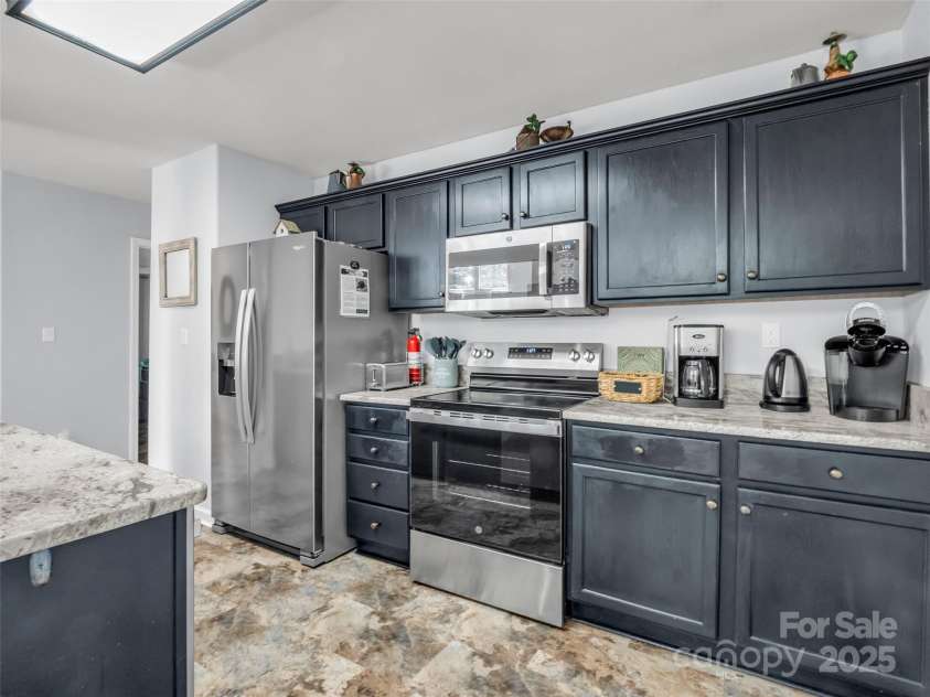 123 Hummingbird Court, Lake Lure, NC 28746.  MLS# CAR4256540, YatesRealty ID 15778. 