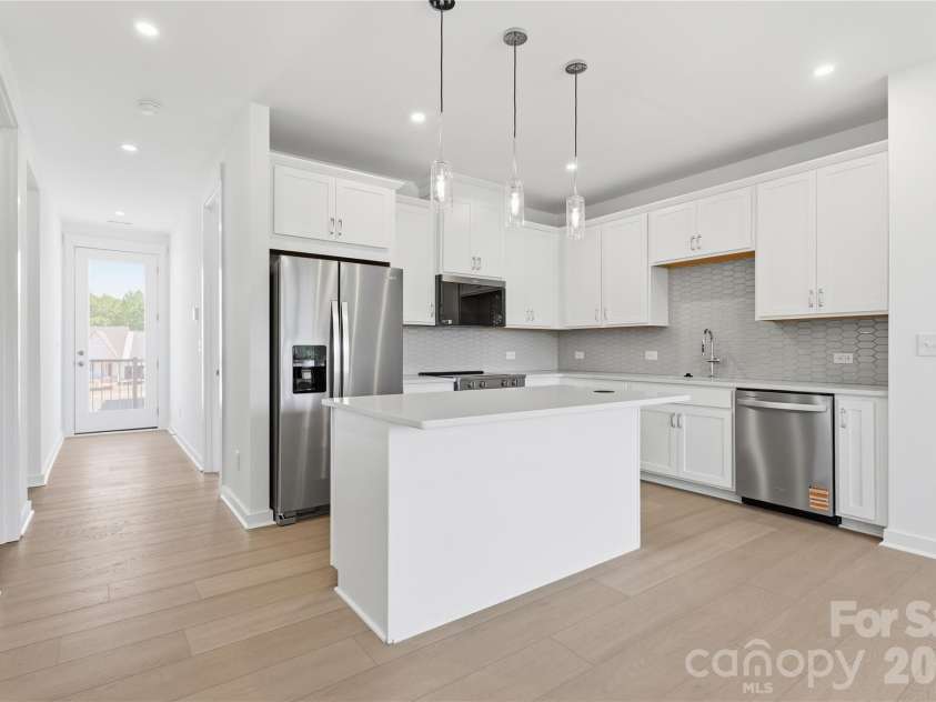 7110 Westrow Avenue, Charlotte, NC 28278.  MLS# CAR4292925, YatesRealty ID 1578. Kitchen