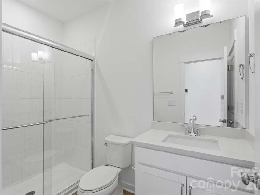 7110 Westrow Avenue, Charlotte, NC 28278.  MLS# CAR4292925, YatesRealty ID 1578. Secondary Bathroom