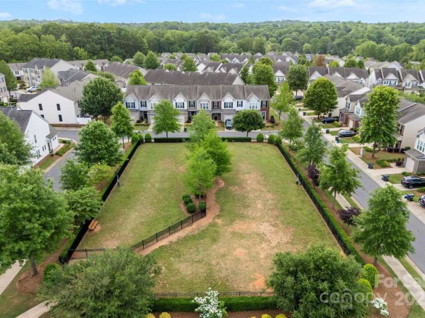 2151 Belle Vernon Avenue, Charlotte, NC 28210.  MLS# CAR4251955, YatesRealty ID 15781. Dog park