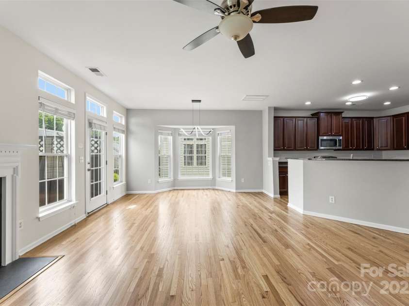 2151 Belle Vernon Avenue, Charlotte, NC 28210.  MLS# CAR4251955, YatesRealty ID 15781. Living/dining area