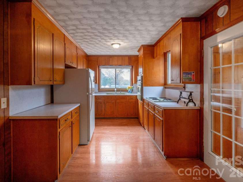 415 Magnolia Drive, Monroe, NC 28112.  MLS# CAR4324783, YatesRealty ID 15781. 