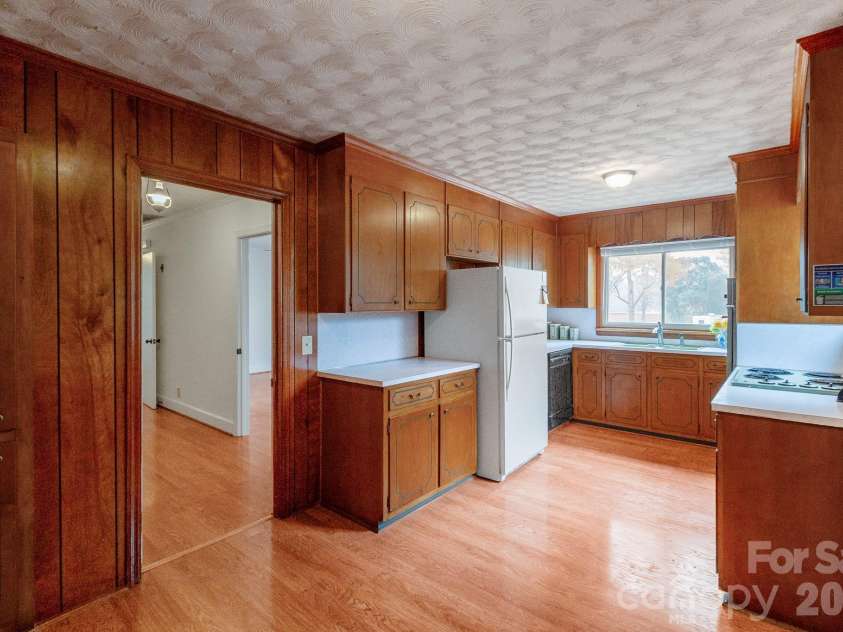 415 Magnolia Drive, Monroe, NC 28112.  MLS# CAR4324783, YatesRealty ID 15781. 