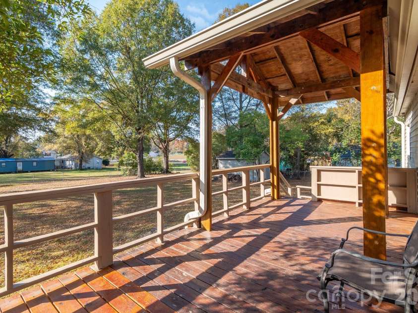 415 Magnolia Drive, Monroe, NC 28112.  MLS# CAR4324783, YatesRealty ID 15781. 