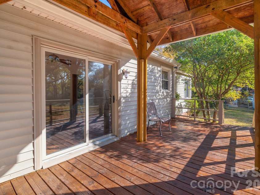 415 Magnolia Drive, Monroe, NC 28112.  MLS# CAR4324783, YatesRealty ID 15781. 
