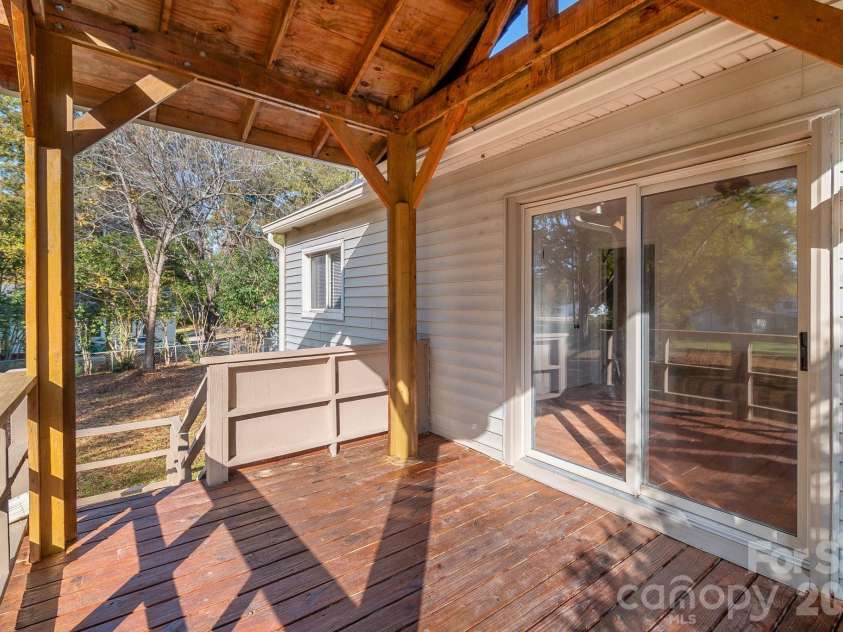 415 Magnolia Drive, Monroe, NC 28112.  MLS# CAR4324783, YatesRealty ID 15781. 