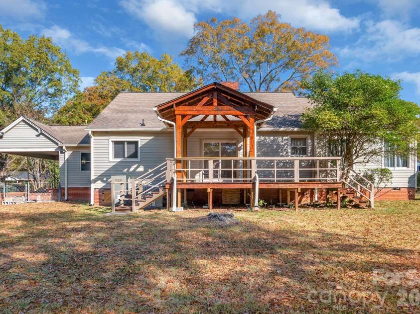 415 Magnolia Drive, Monroe, NC 28112.  MLS# CAR4324783, YatesRealty ID 15781. 