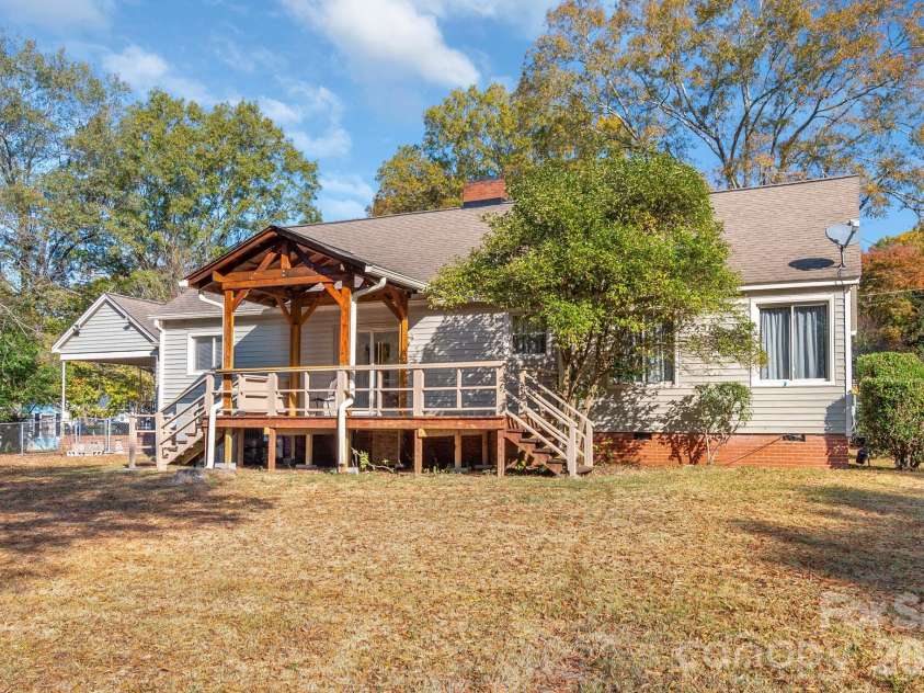 415 Magnolia Drive, Monroe, NC 28112.  MLS# CAR4324783, YatesRealty ID 15781. 