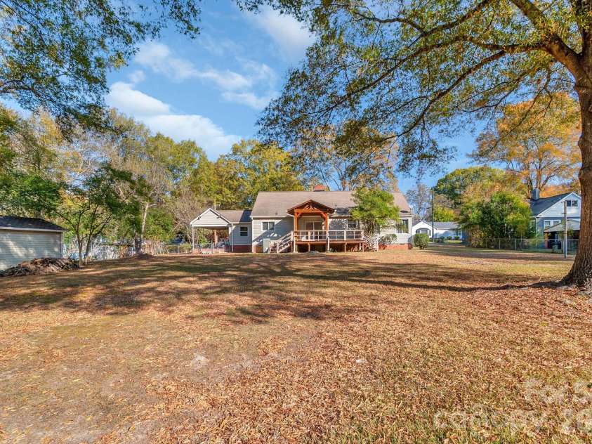 415 Magnolia Drive, Monroe, NC 28112.  MLS# CAR4324783, YatesRealty ID 15781. 