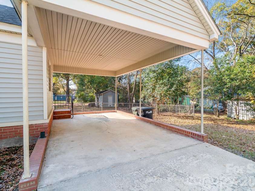 415 Magnolia Drive, Monroe, NC 28112.  MLS# CAR4324783, YatesRealty ID 15781. 