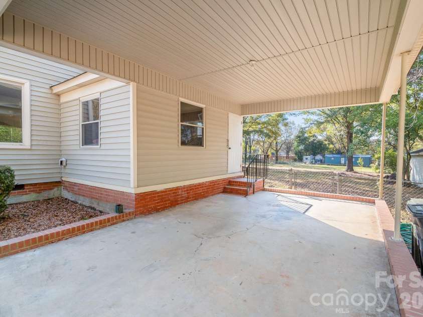 415 Magnolia Drive, Monroe, NC 28112.  MLS# CAR4324783, YatesRealty ID 15781. 