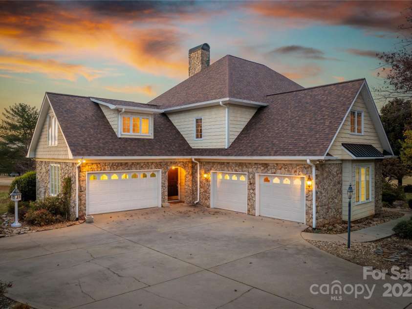 10 Meandering Way, Granite Falls, NC 28630.  MLS# CAR4313570, YatesRealty ID 15782. 