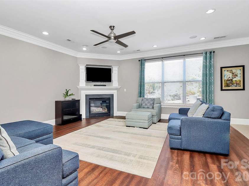 7923 Mossycup Drive, Charlotte, NC 28215.  MLS# CAR4373937, YatesRealty ID 15784. 