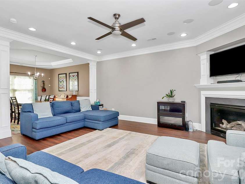7923 Mossycup Drive, Charlotte, NC 28215.  MLS# CAR4373937, YatesRealty ID 15784. 