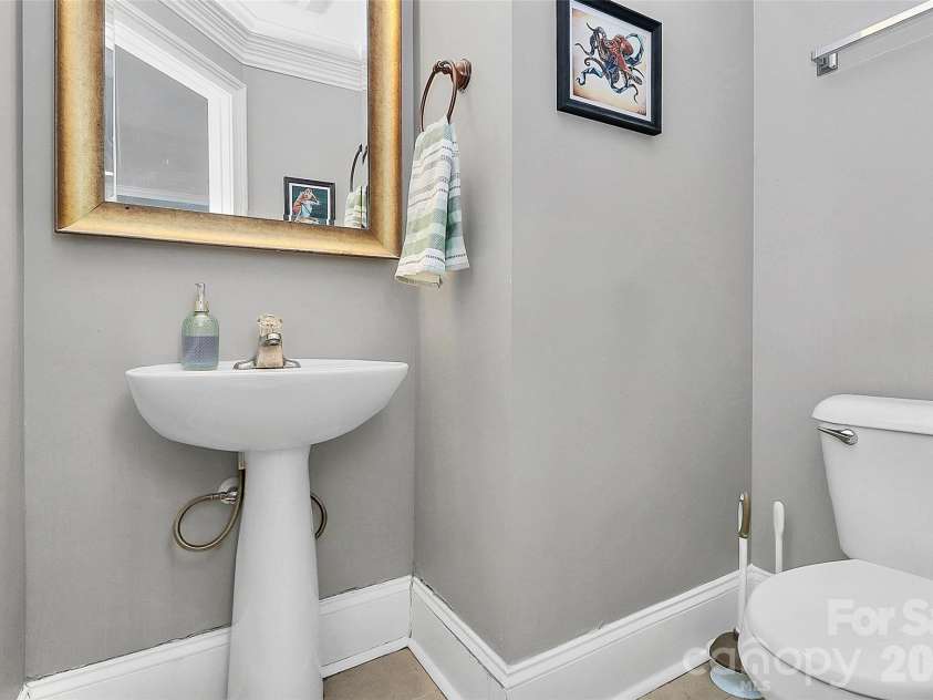 7923 Mossycup Drive, Charlotte, NC 28215.  MLS# CAR4373937, YatesRealty ID 15784. 