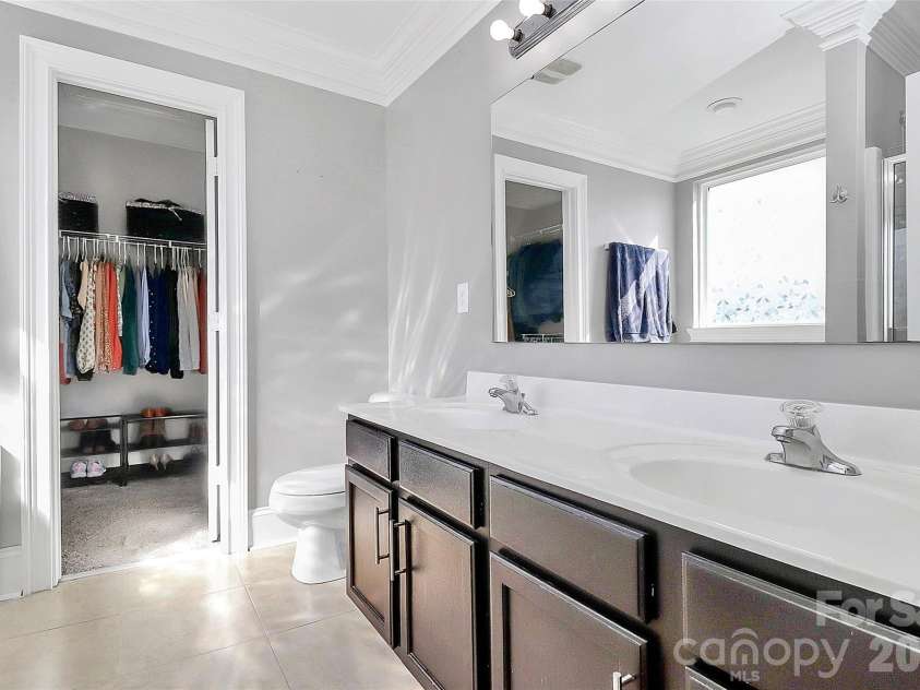 7923 Mossycup Drive, Charlotte, NC 28215.  MLS# CAR4373937, YatesRealty ID 15784. 