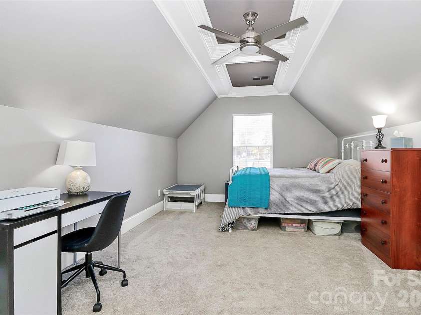 7923 Mossycup Drive, Charlotte, NC 28215.  MLS# CAR4373937, YatesRealty ID 15784. 