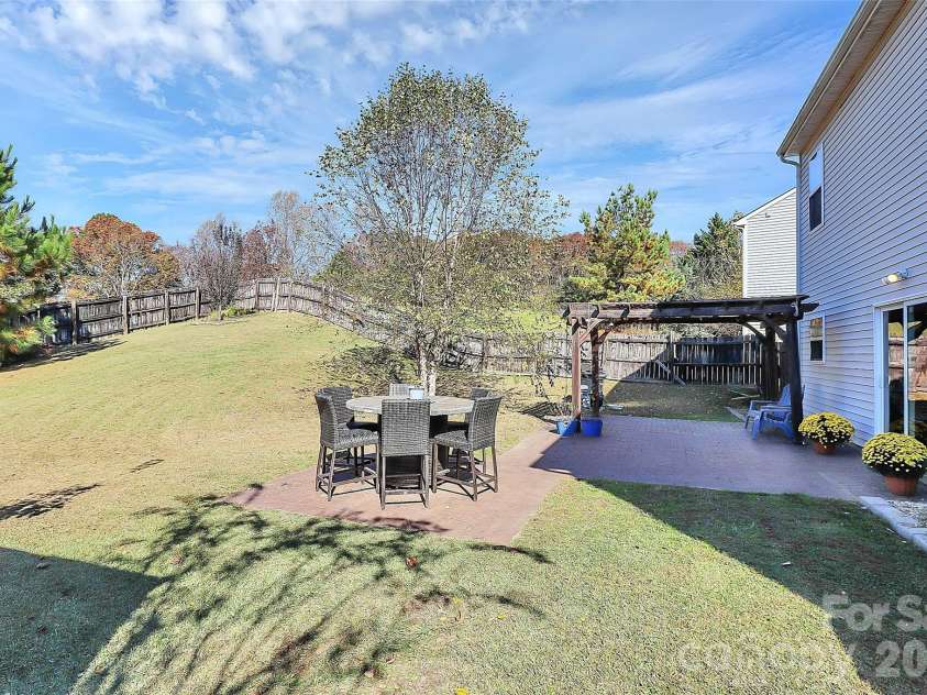 7923 Mossycup Drive, Charlotte, NC 28215.  MLS# CAR4373937, YatesRealty ID 15784. 