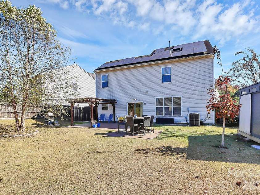 7923 Mossycup Drive, Charlotte, NC 28215.  MLS# CAR4373937, YatesRealty ID 15784. 