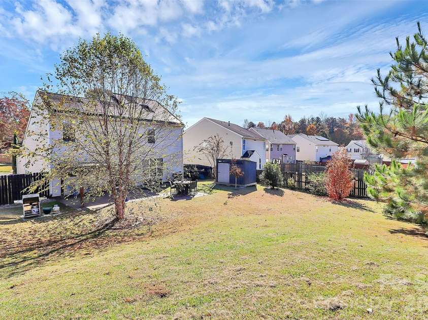 7923 Mossycup Drive, Charlotte, NC 28215.  MLS# CAR4373937, YatesRealty ID 15784. 
