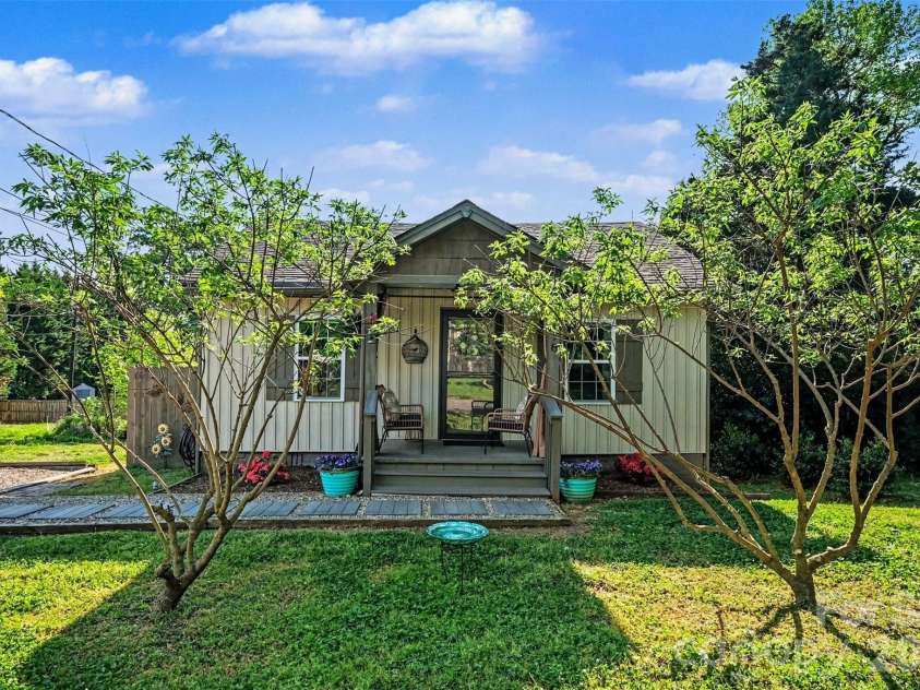 118 Thomas Fite Street, Belmont, NC 28012.  MLS# CAR4369167, YatesRealty ID 15785. 