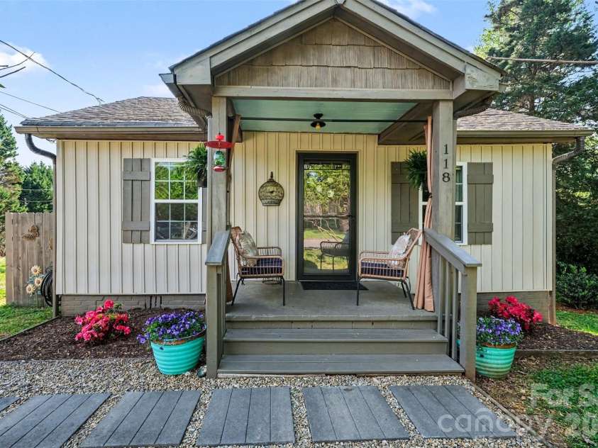 118 Thomas Fite Street, Belmont, NC 28012.  MLS# CAR4369167, YatesRealty ID 15785. 