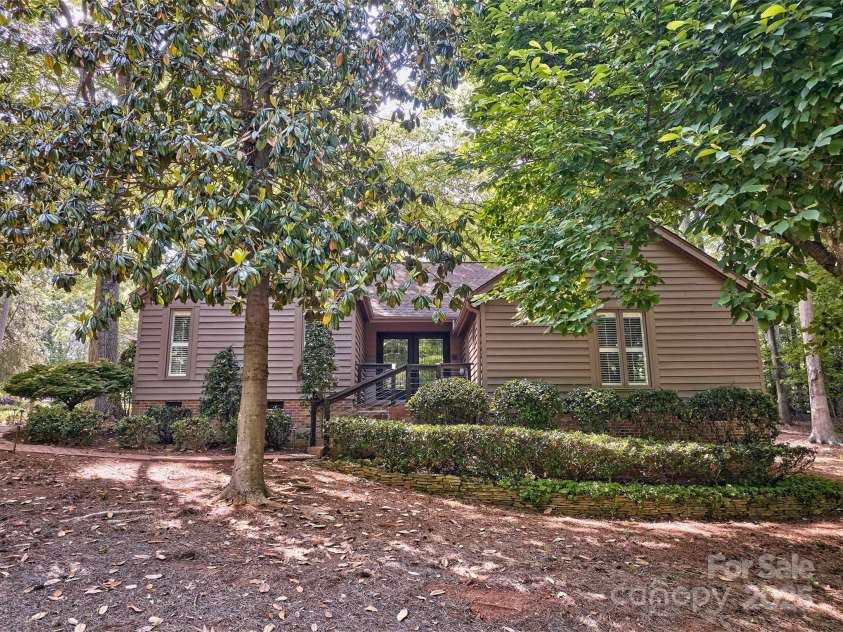 46 Timberidge Drive, Lake Wylie, SC 29710.  MLS# CAR4257088, YatesRealty ID 15789. 