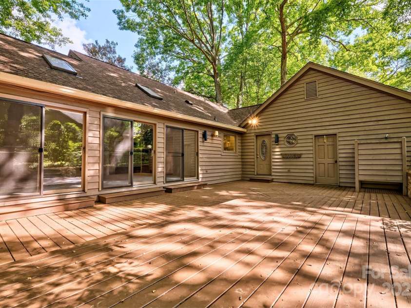 46 Timberidge Drive, Lake Wylie, SC 29710.  MLS# CAR4257088, YatesRealty ID 15789. 