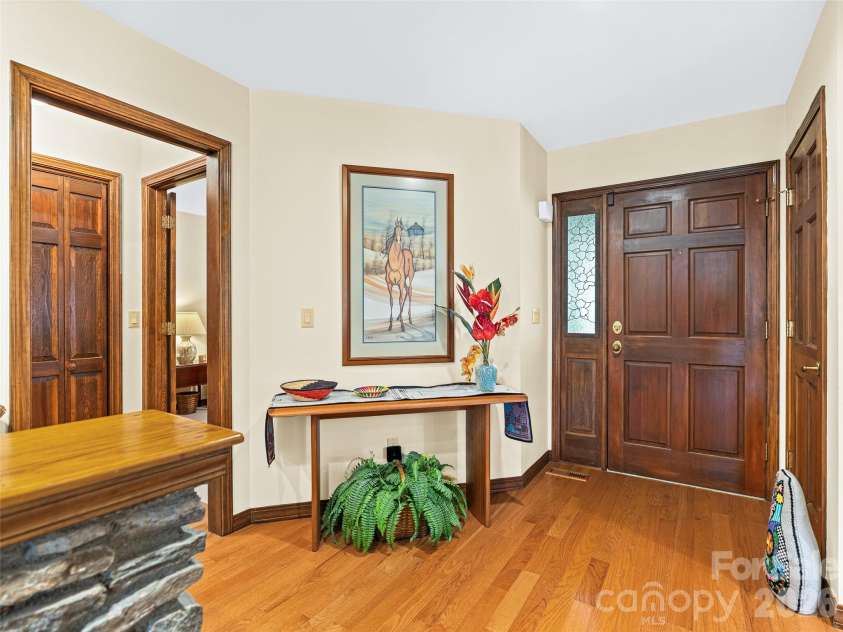 80 Stony Ridge, Asheville, NC 28804.  MLS# CAR4321949, YatesRealty ID 15789. 