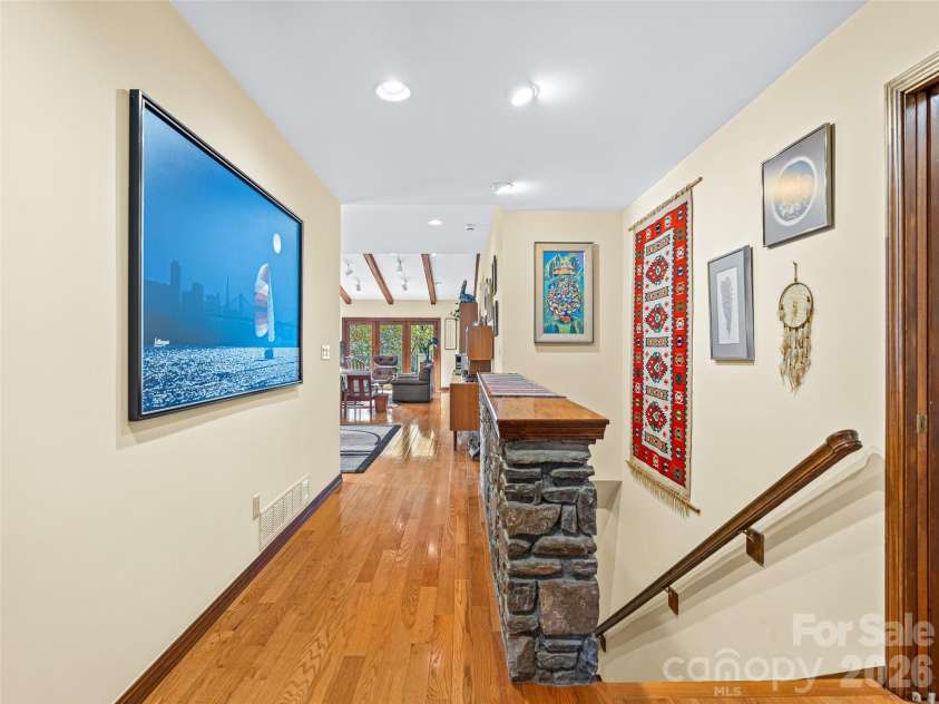80 Stony Ridge, Asheville, NC 28804.  MLS# CAR4321949, YatesRealty ID 15789. 