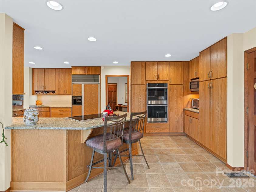 80 Stony Ridge, Asheville, NC 28804.  MLS# CAR4321949, YatesRealty ID 15789. 