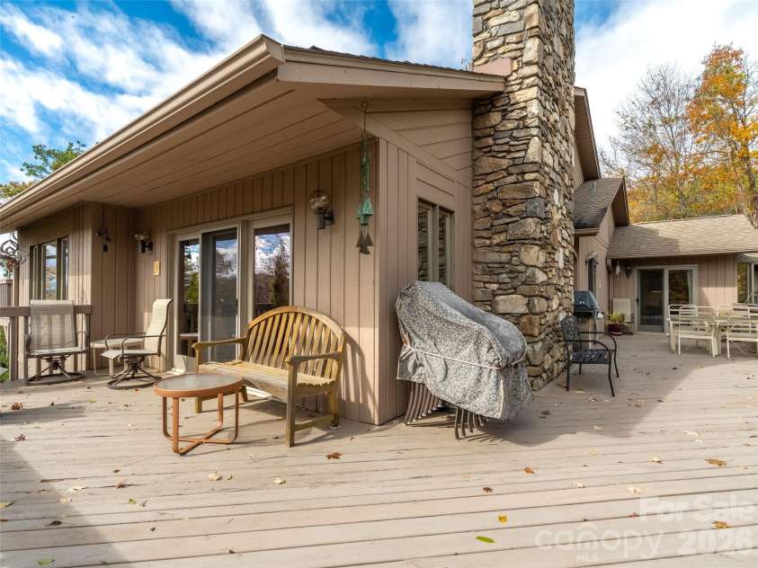 80 Stony Ridge, Asheville, NC 28804.  MLS# CAR4321949, YatesRealty ID 15789. 