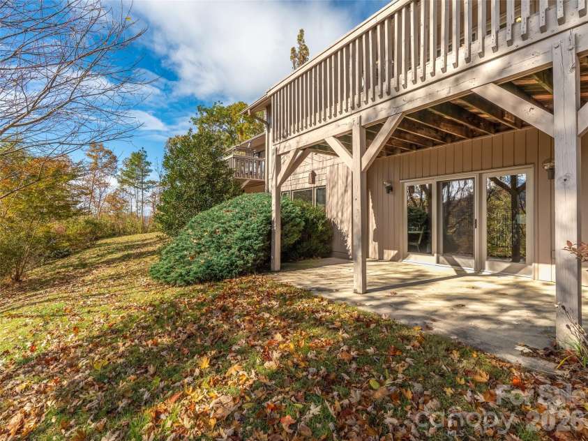 80 Stony Ridge, Asheville, NC 28804.  MLS# CAR4321949, YatesRealty ID 15789. 